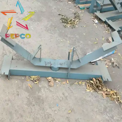 CONVEYER IDLER HOLDER